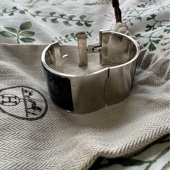 HERMÈS CLIC CLAC H BRACELET BLACK - Picture 5 of 8